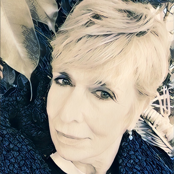 Meet your Posher, Susan - Picture 1 of 1
